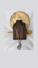 Load image into Gallery viewer, Avril Slim - Metallic + Silver
