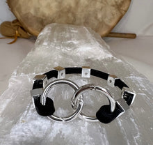 Load image into Gallery viewer, Avril L U X E Slim - Black and Silver
