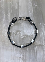 Load image into Gallery viewer, Avril L U X E Slim - Black and Silver
