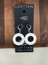 Load image into Gallery viewer, Circle Oyster Shell Earrings
