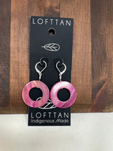 Load image into Gallery viewer, Circle Oyster Shell Earrings
