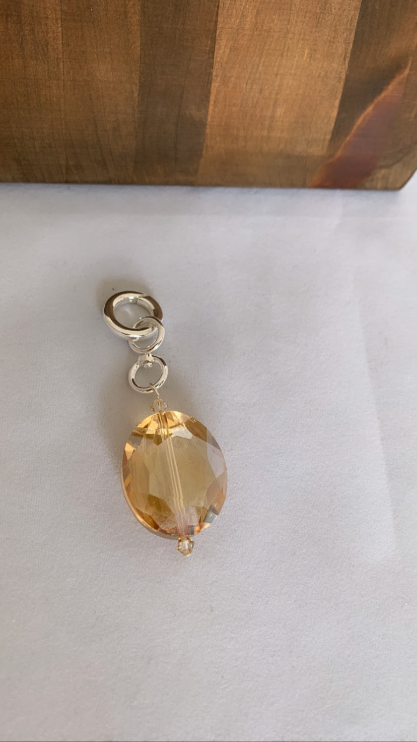 Sustainable Seconds - Peach crystal Pendant in Gold